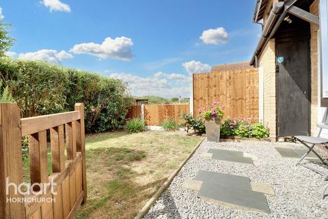 1 bedroom semi-detached house for sale, Dewey Path, Hornchurch