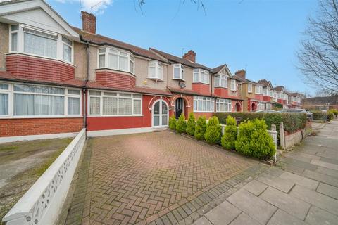 3 bedroom terraced house for sale, Wadham Gardens, Greenford