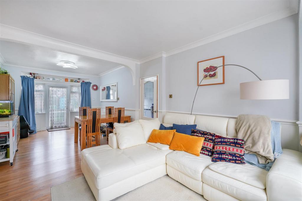 18 Wadham Gardens - c U6g1 LNzsj N404 Ckhs WG.jpg