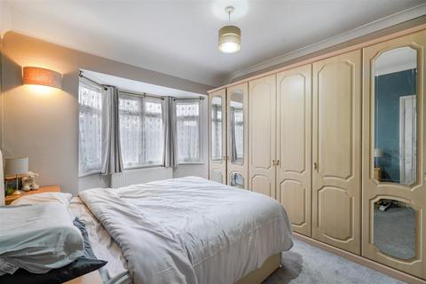 18 Wadham Gardens, Greenford, UB6 0BP