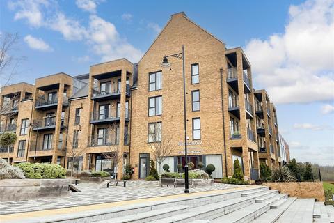 2 bedroom flat for sale, Knights Templar Way, Strood, Rochester, Kent