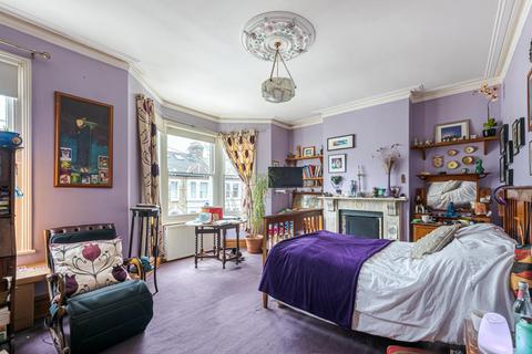 4 bedroom terraced house for sale, Ballingdon Road, London SW11