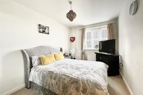 2 bedroom apartment to rent, Stanley Road, Harrow HA2