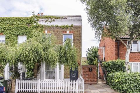 3 bedroom flat to rent, Edithna Street, London SW9