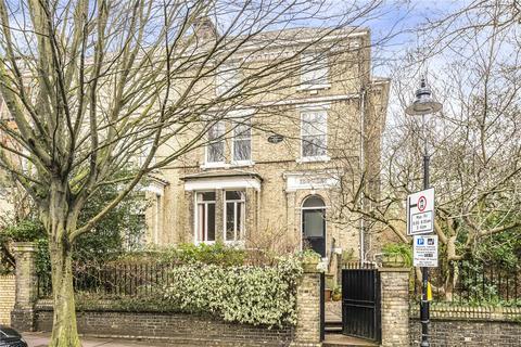 2 bedroom apartment for sale, Lyndhurst Road, London, NW3