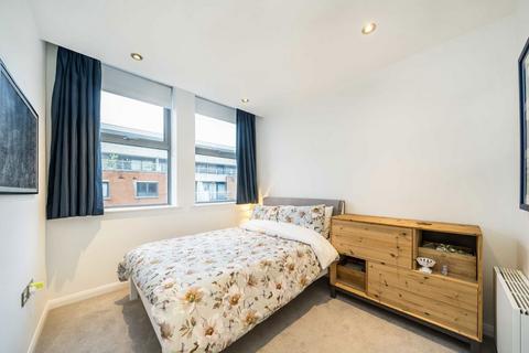 1 bedroom flat to rent, Streatham High Road, London SW16