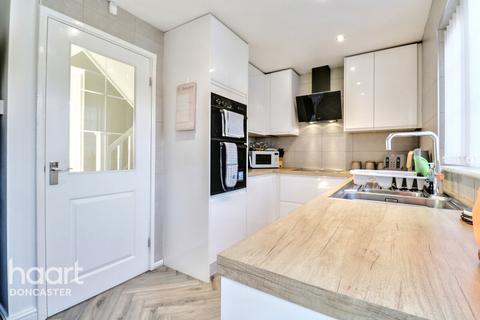 22 Howbeck Drive, Edlington, Doncaster, DN12 1PW