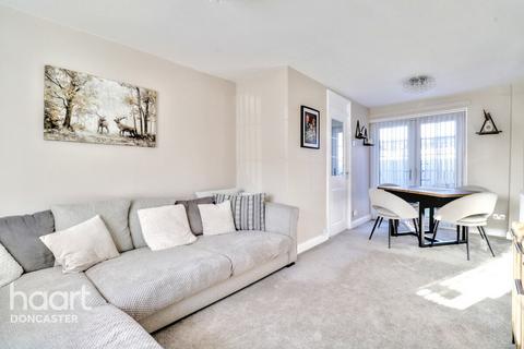22 Howbeck Drive, Edlington, Doncaster, DN12 1PW