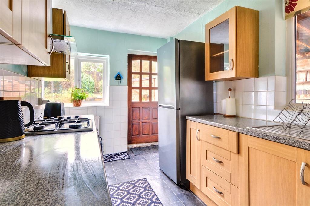 Kitchen 1.jpeg
