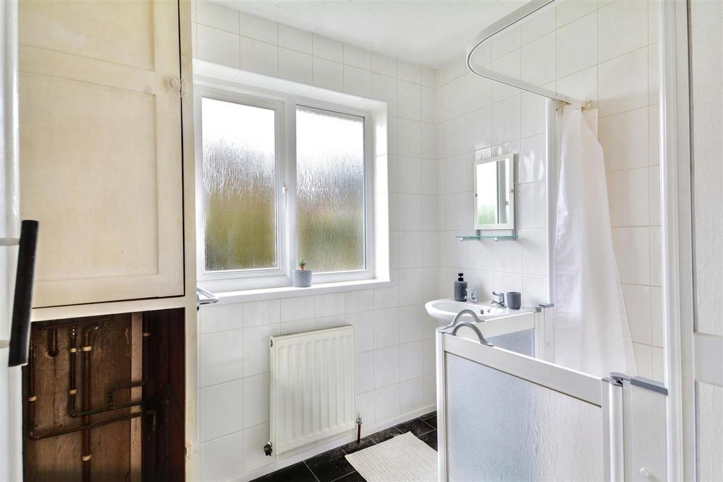 Shower Room 1.jpeg