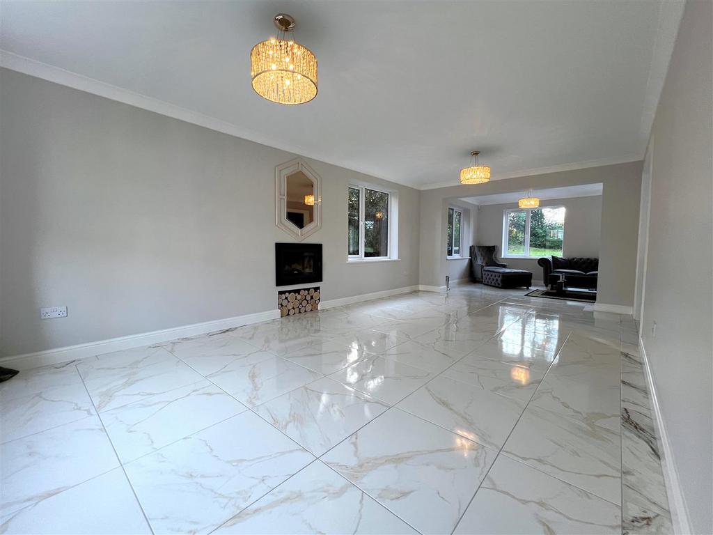 Living room 1.jpg