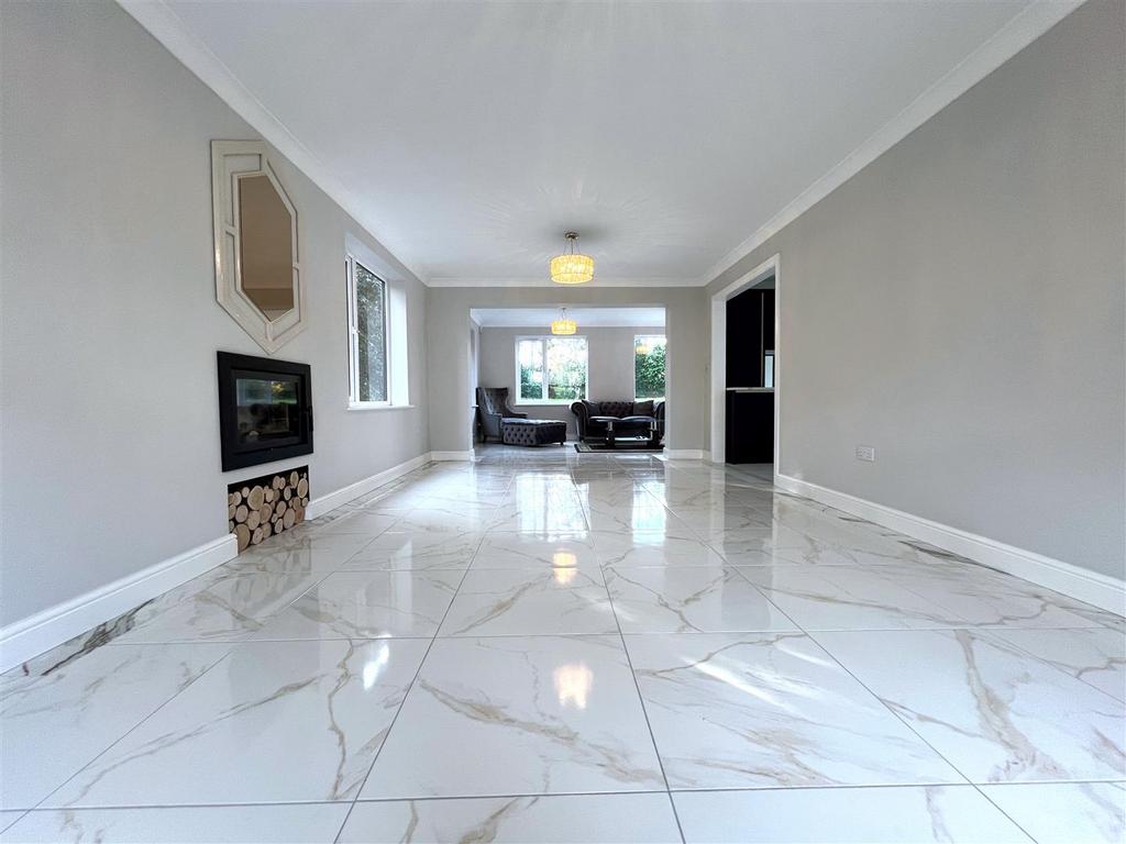Living room 2.jpg