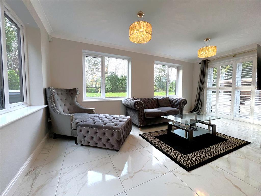 Sitting room2.jpg