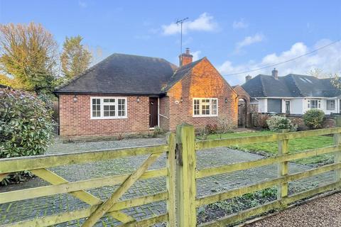 2 bedroom detached bungalow for sale, The Hamlet, Gallowstree Common Reading RG4