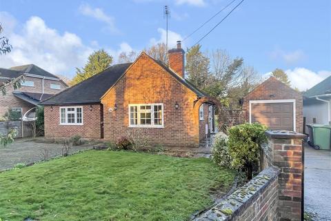 2 bedroom detached bungalow for sale, The Hamlet, Gallowstree Common Reading RG4