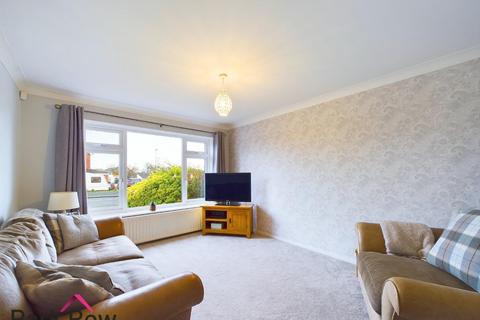 3 bedroom semi-detached house for sale, Eversley Garth Crescent, Sherburn In Elmet, Leeds