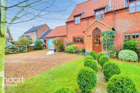 3 bedroom detached house for sale, Church Road, Holme Hale