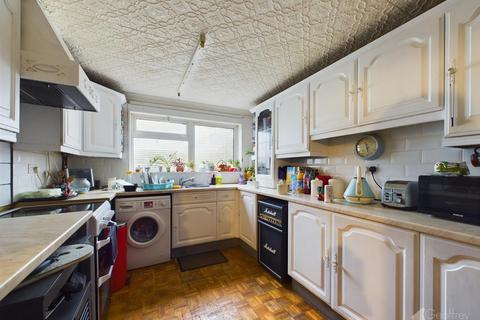 3 bedroom terraced house for sale, Canterbury Way, St Nicholas, Stevenage SG1