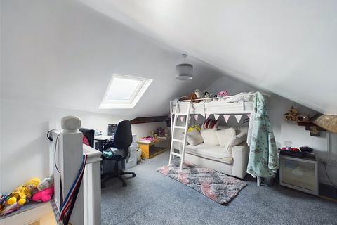 132 High Street, Gloucester, GL1 4TE