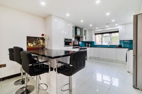 5 bedroom detached house for sale, Bramble End, Northampton, Northamptonshire, NN4