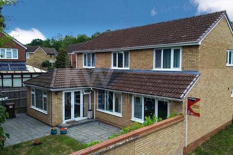 5 bedroom detached house for sale, Bramble End, Northampton, Northamptonshire, NN4