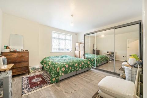 2 bedroom maisonette for sale, Tithe Court, London NW4