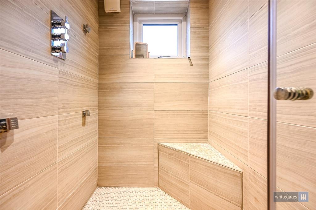 En-Suite Shower