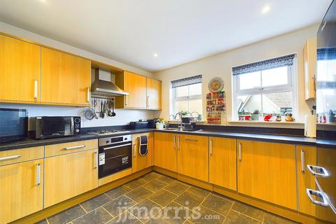 3 bedroom detached house for sale, Maes Waldo, Fishguard