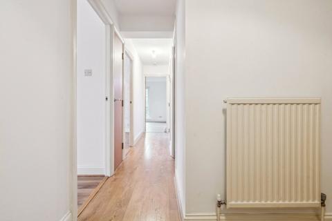 2 bedroom apartment to rent, Tedder Close, Hillingdon, UB10