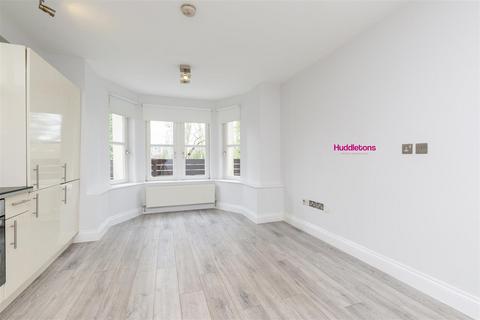 1 bedroom flat to rent, 19 Crescent Road, London N8