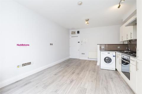 1 bedroom flat to rent, 19 Crescent Road, London N8