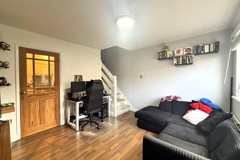 1 bedroom terraced house for sale, London Road, Woolmer Green