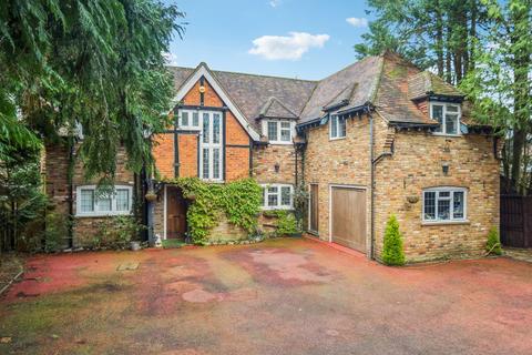 5 bedroom detached house to rent, Wood Lane, IVER SL0