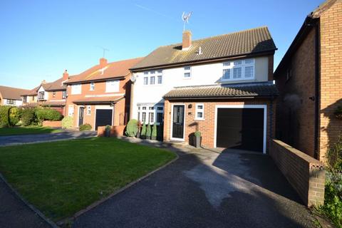 4 bedroom detached house for sale, Cameron Close, Stanford-Le-Hope, SS17