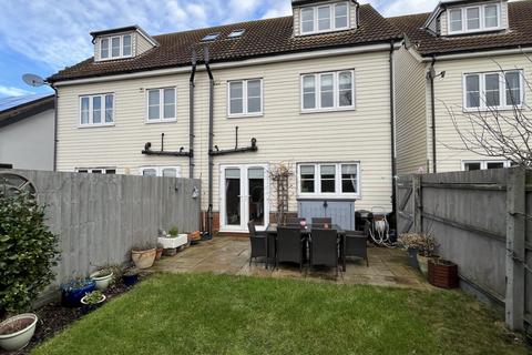 4 bedroom semi-detached house for sale, Spriteshall Lane, Felixstowe IP11