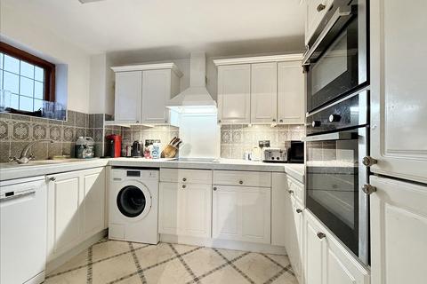 3 bedroom apartment for sale, Warwick Road, Beaconsfield HP9