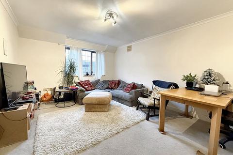 3 bedroom apartment for sale, Warwick Road, Beaconsfield HP9