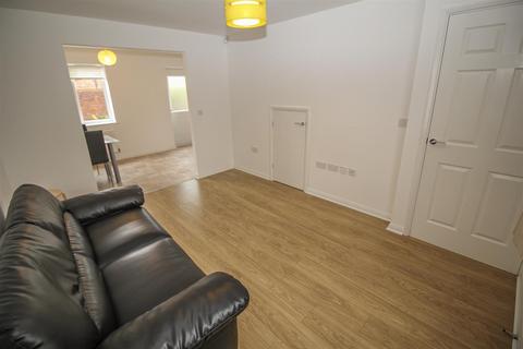 3 bedroom house to rent, Elder Drive, Fenham, Newcastle Upon Tyne