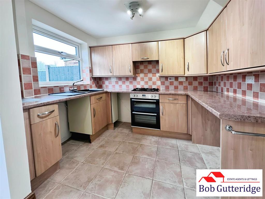 Fitted kitchen / dining room