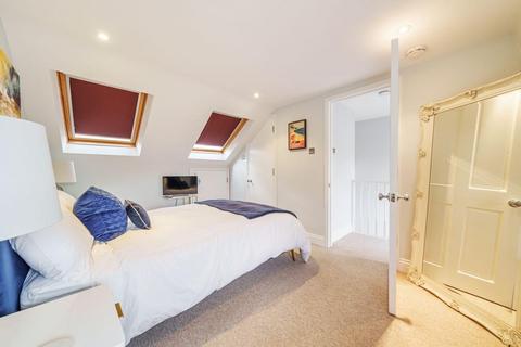 2 bedroom flat for sale, Duntshill Road, Earlsfield