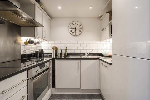 2 bedroom flat for sale, Chiswick High Road, London W4