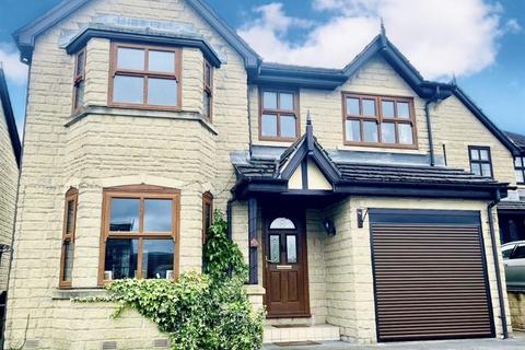 4 bedroom detached house to rent, West End Drive, Cleckheaton