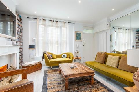 3 bedroom house for sale, Grafton Road, London