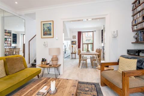 3 bedroom house for sale, Grafton Road, London