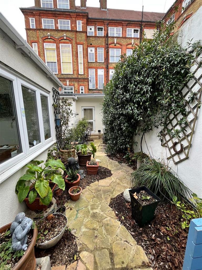 Garden 3.jpg