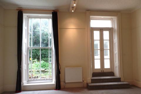 Studio to rent, High Street, Rottingdean, Brighton