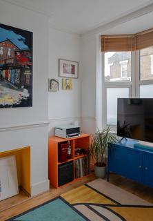 2 bedroom terraced house to rent, Tennyson Road, London E15