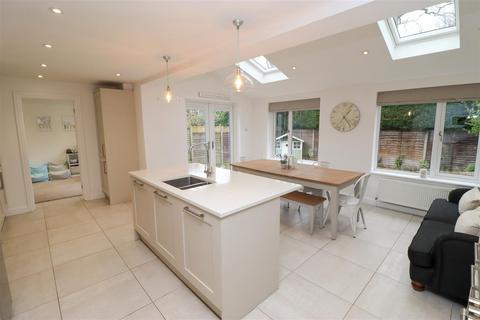 3 bedroom detached house for sale, Tavistock Road, Fleet GU51