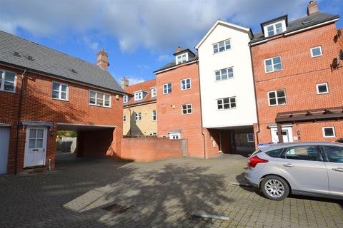 4 bedroom townhouse to rent, Drays Yard, King Street, Norwich