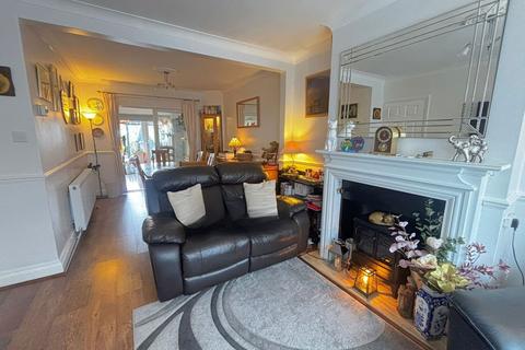 56 The Drive, Collier Row, Romford, RM5 3TR